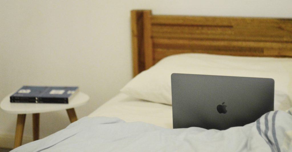 Laptop for watching tv series in bed